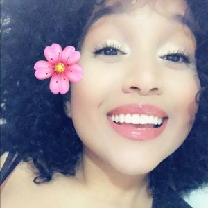 Meet your Posher, Aleida